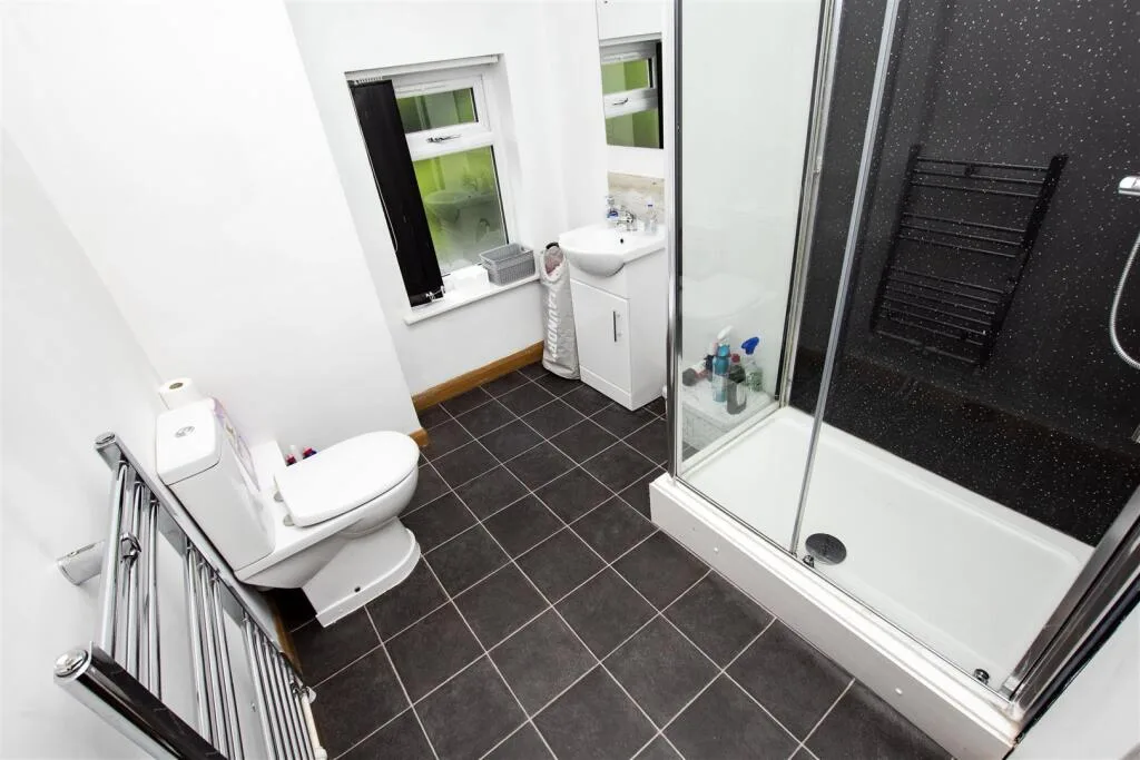 5 bedroom house for rent