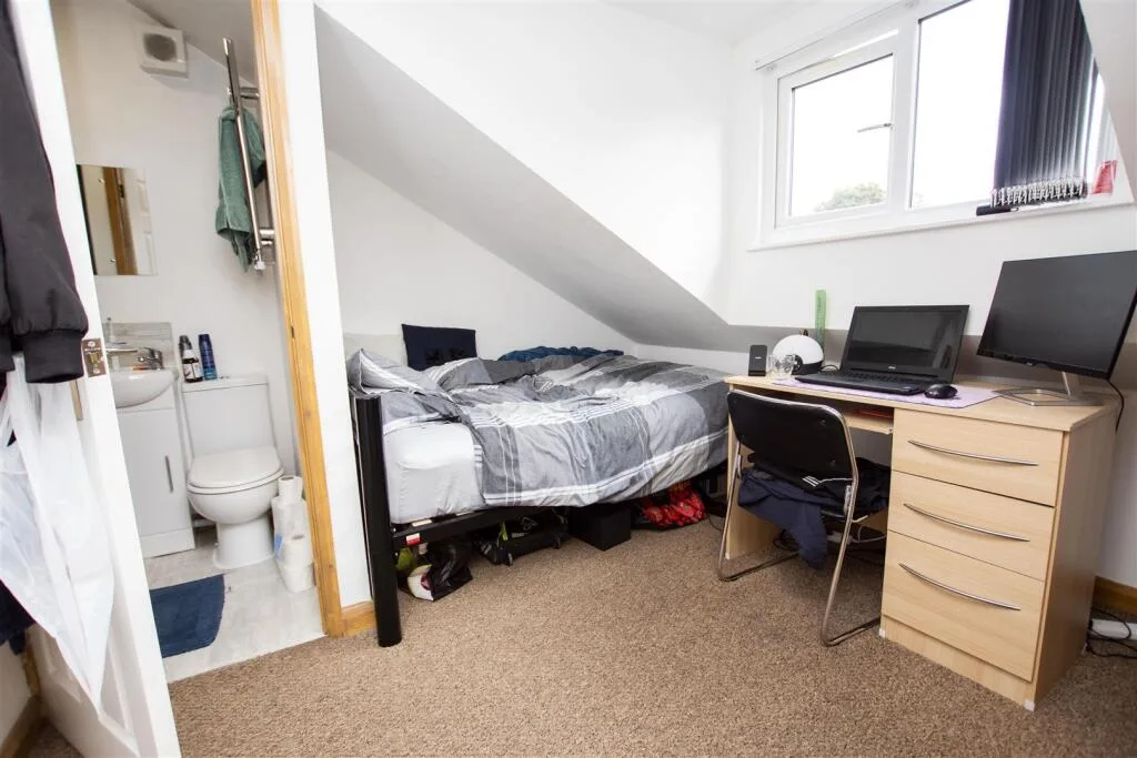 5 bedroom house for rent