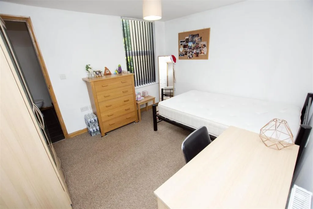 5 bedroom house for rent