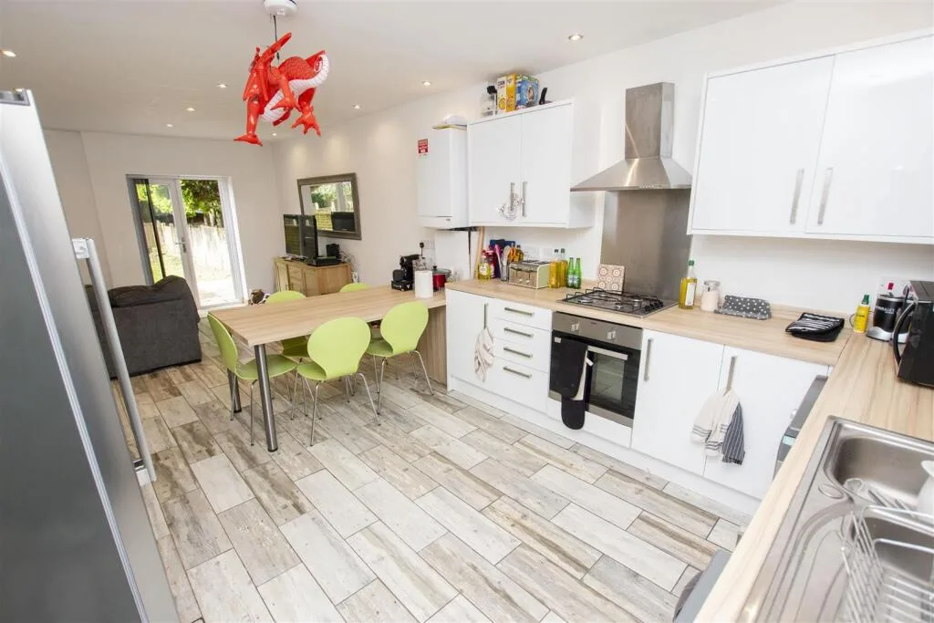 5 bedroom house for rent