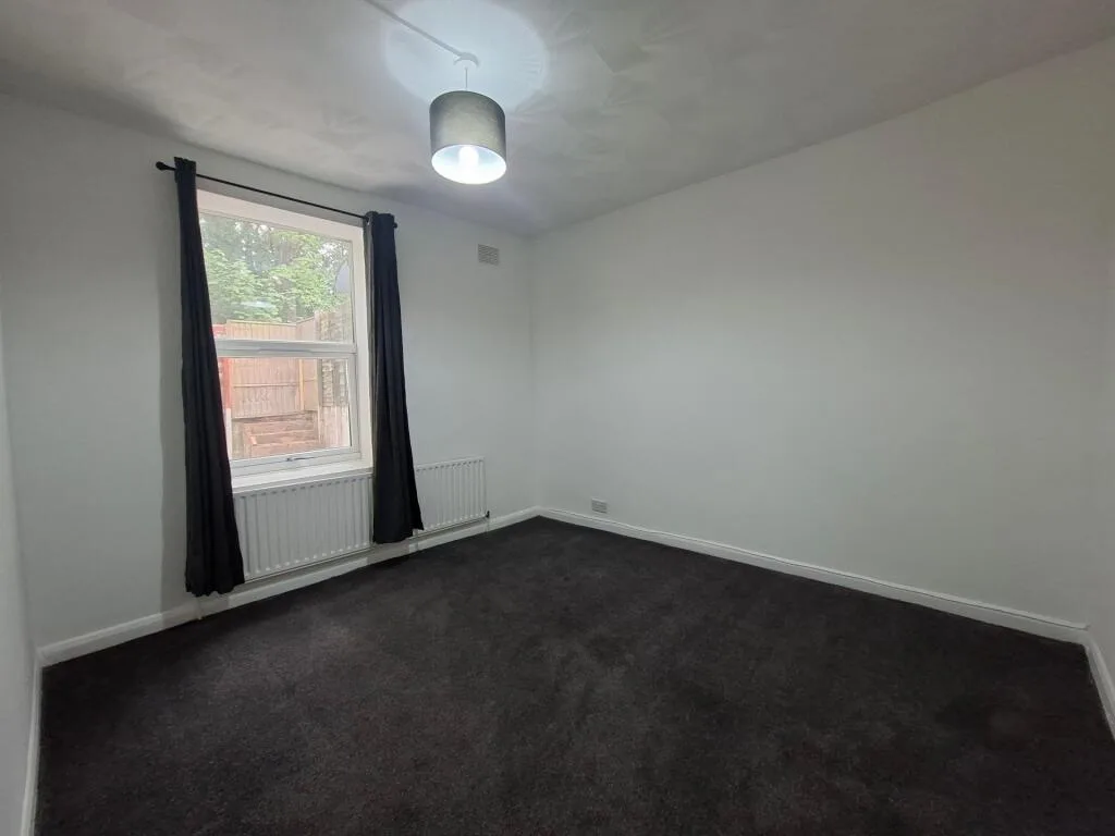 2 bedroom ground floor maisonette for rent