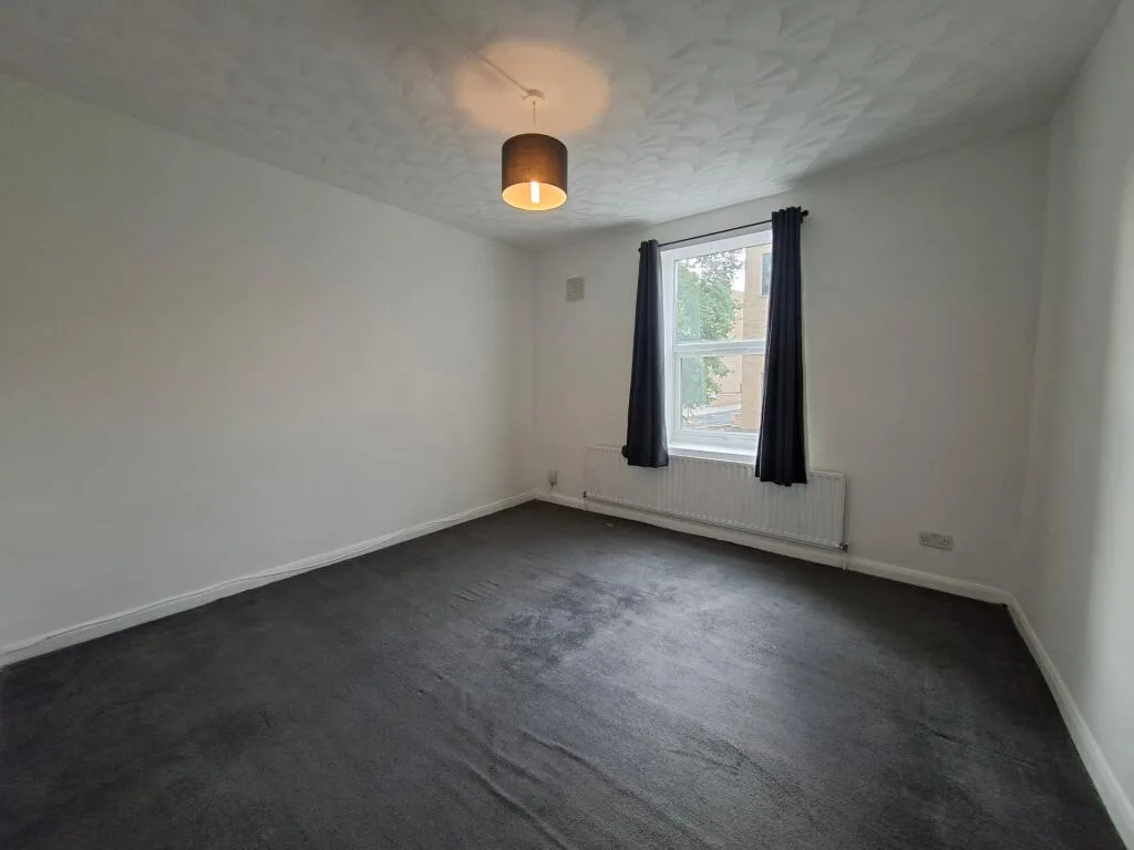 2 bedroom ground floor maisonette for rent