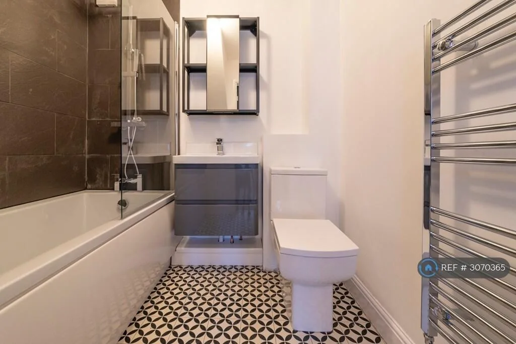 1 bedroom maisonette for rent