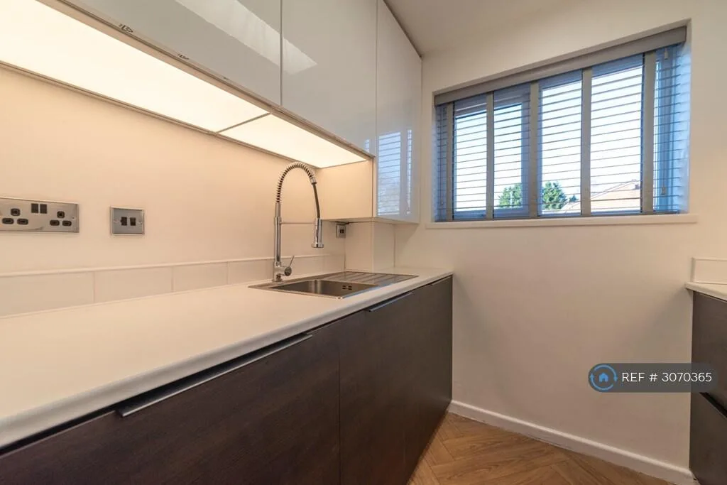 1 bedroom maisonette for rent