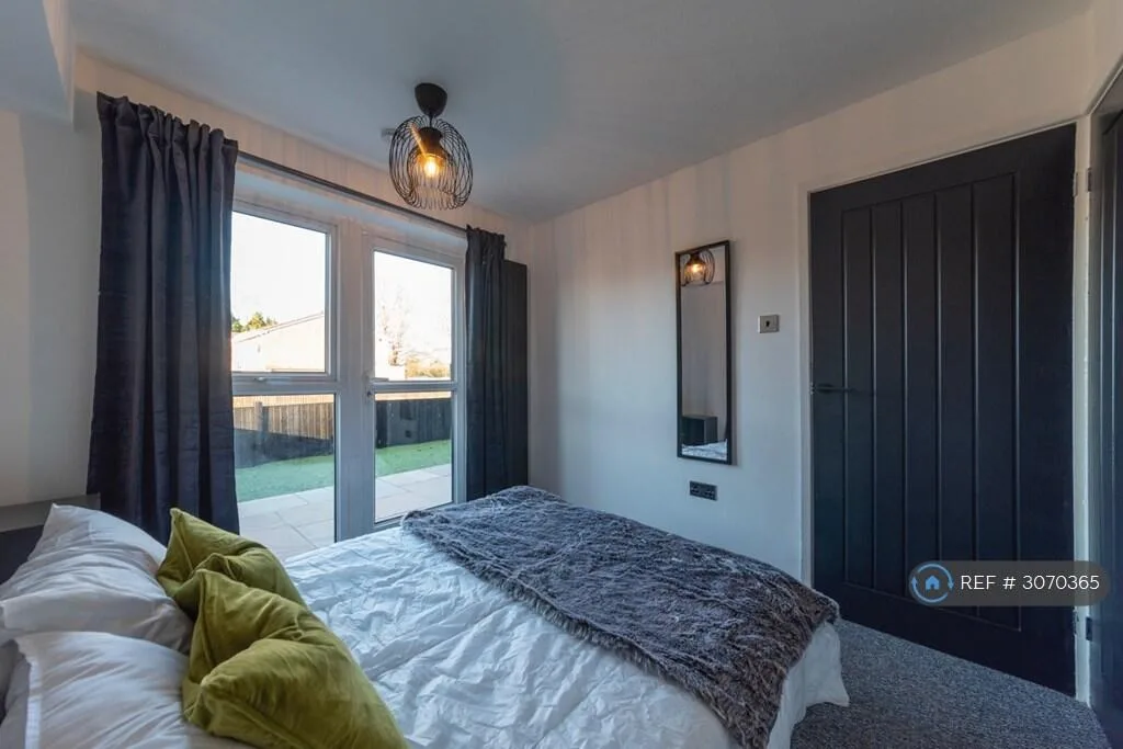 1 bedroom maisonette for rent