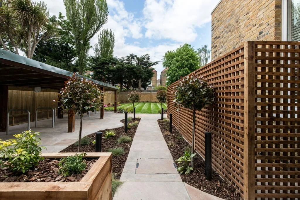 Ground floor studio flat for rent