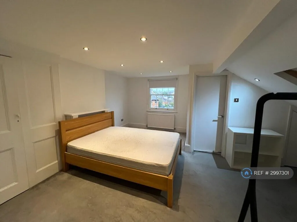 4 bedroom maisonette for rent
