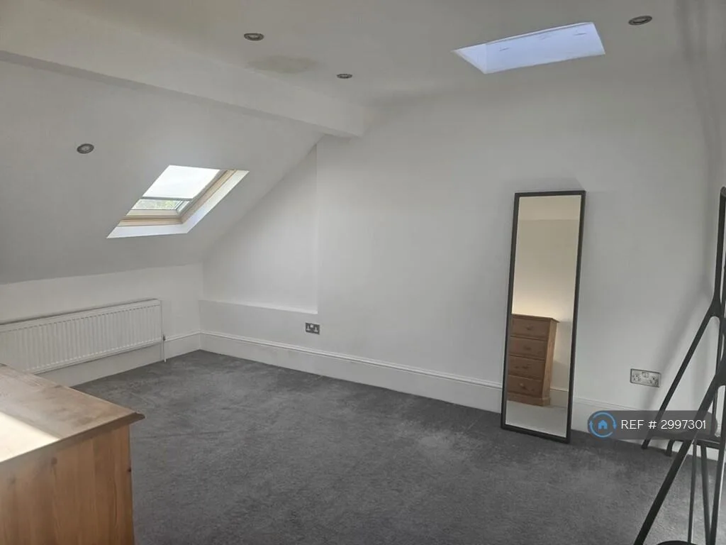 4 bedroom maisonette for rent