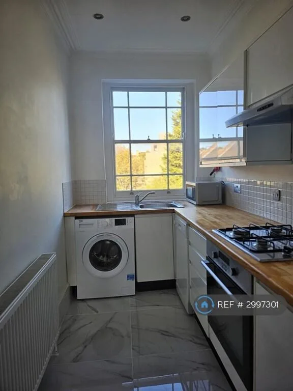 4 bedroom maisonette for rent