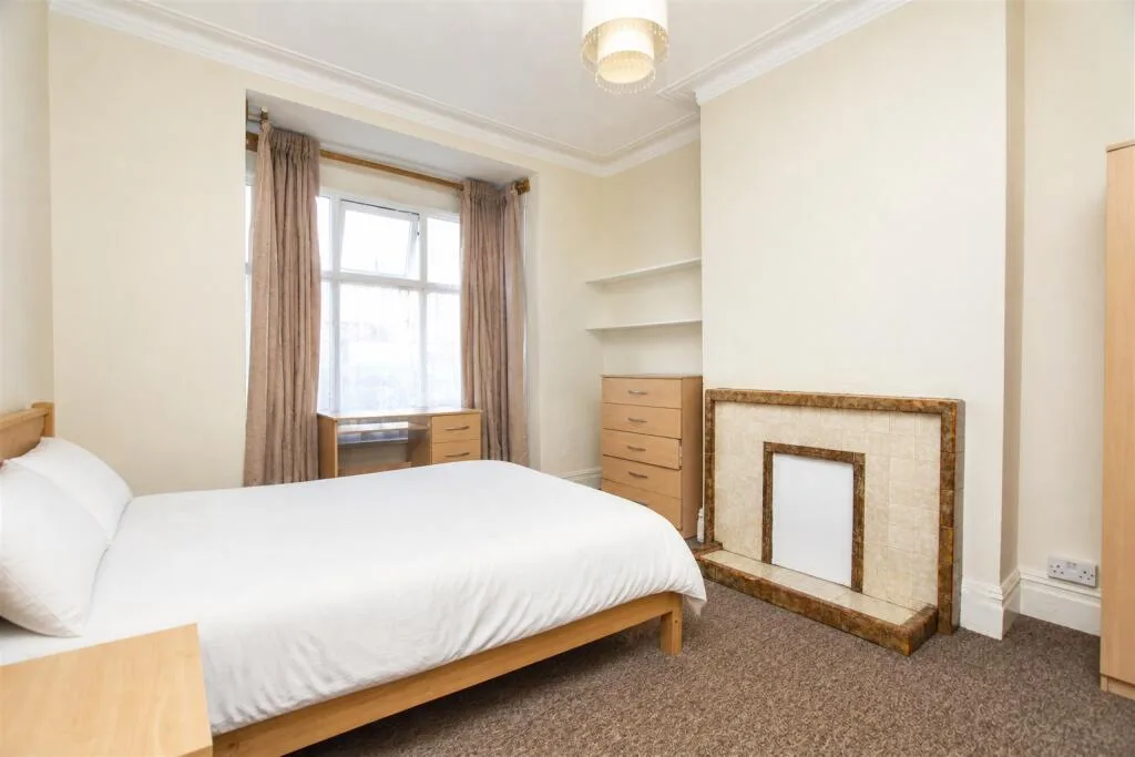 7 bedroom house for rent