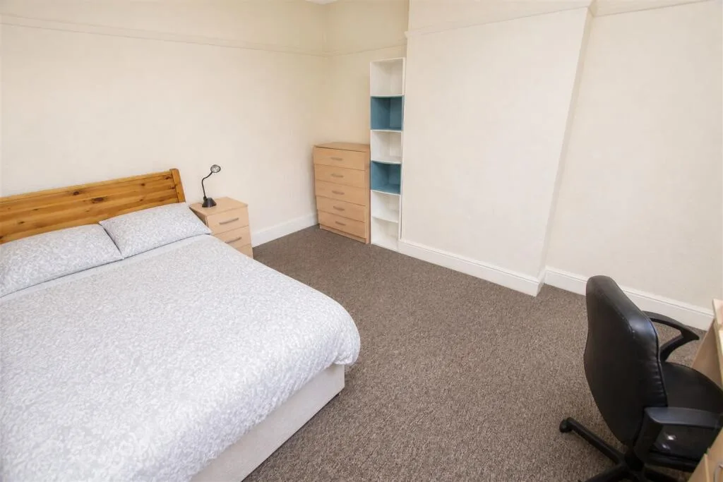 7 bedroom house for rent