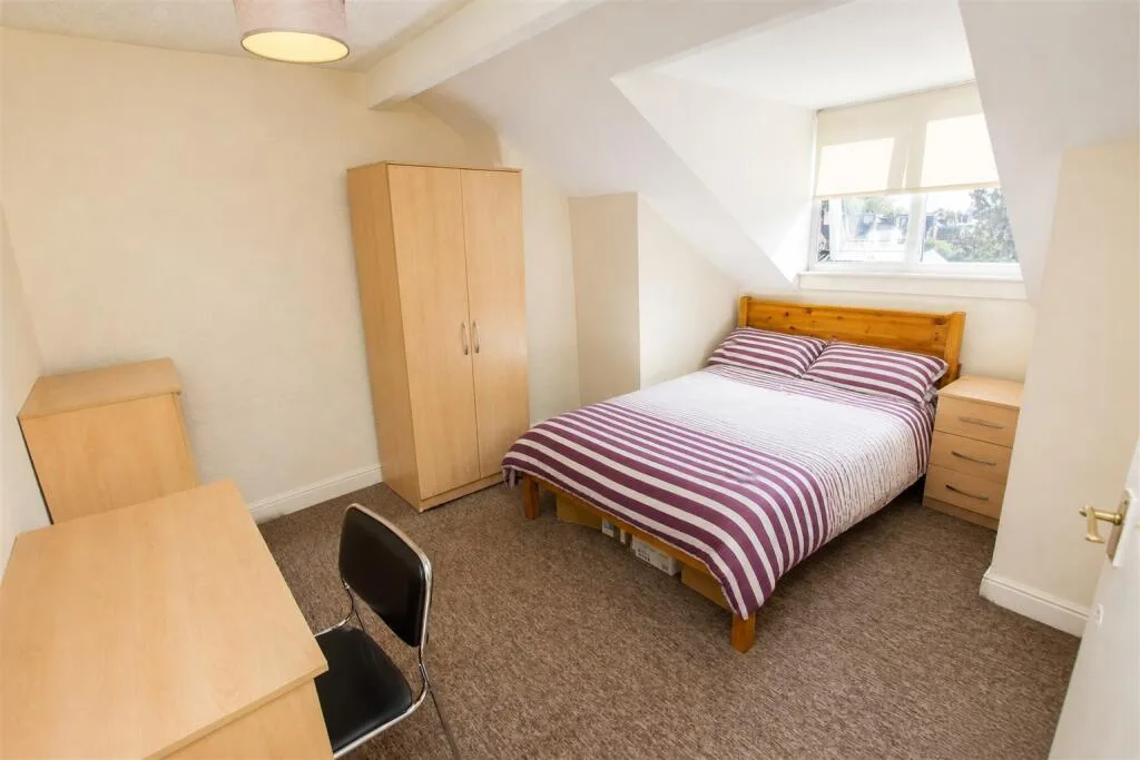 7 bedroom house for rent