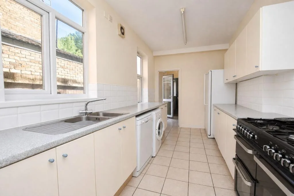 7 bedroom house for rent