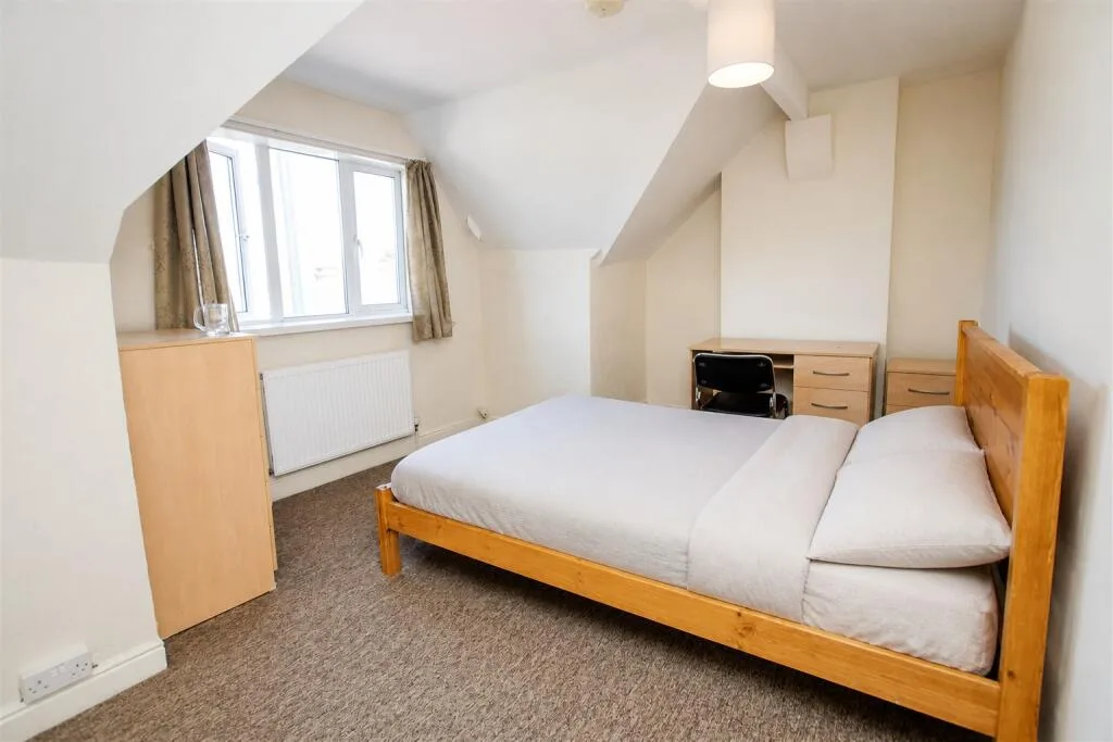 7 bedroom house for rent