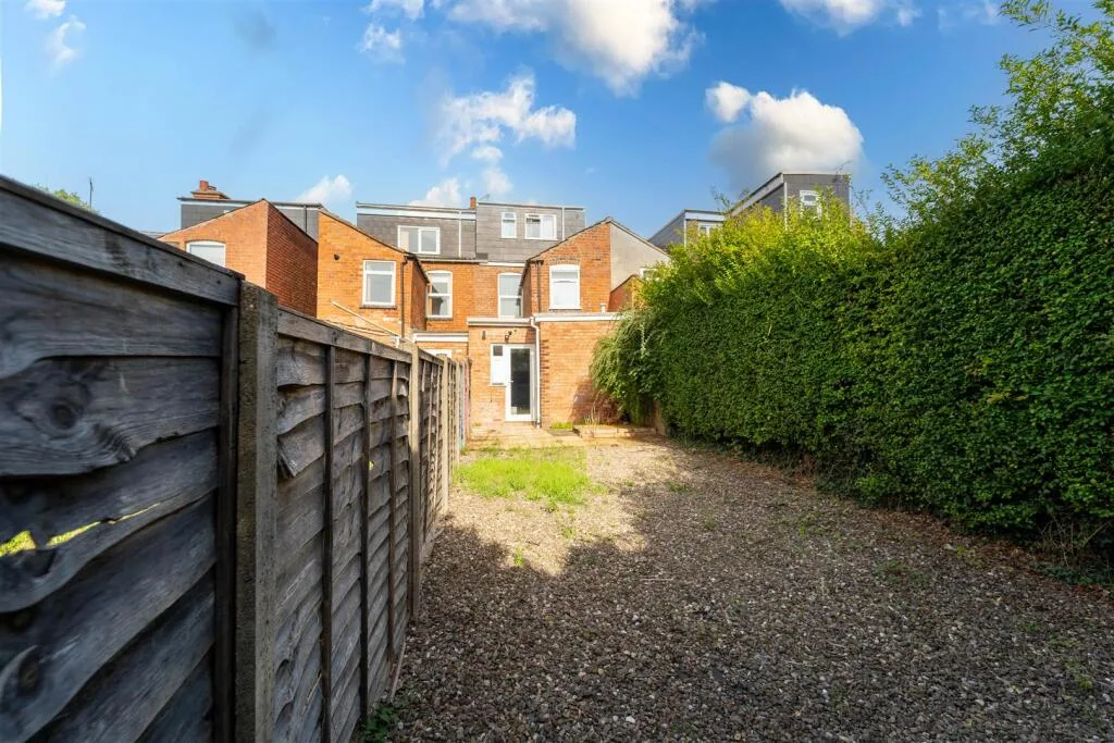 5 bedroom house for rent