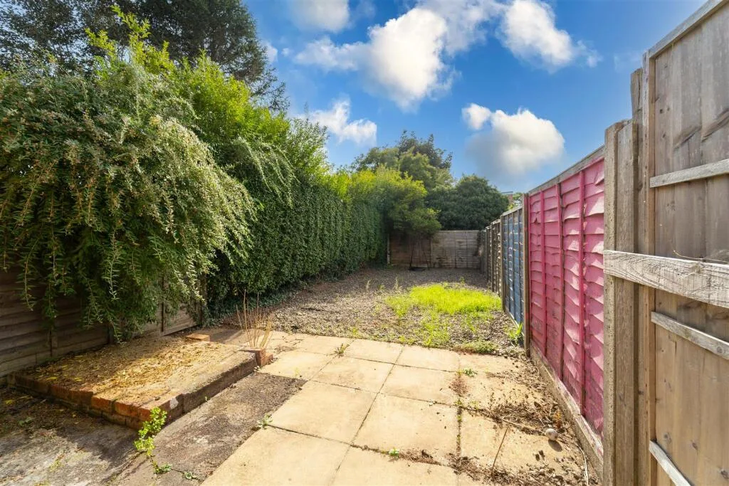 5 bedroom house for rent