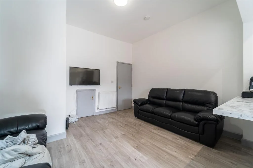 5 bedroom house for rent