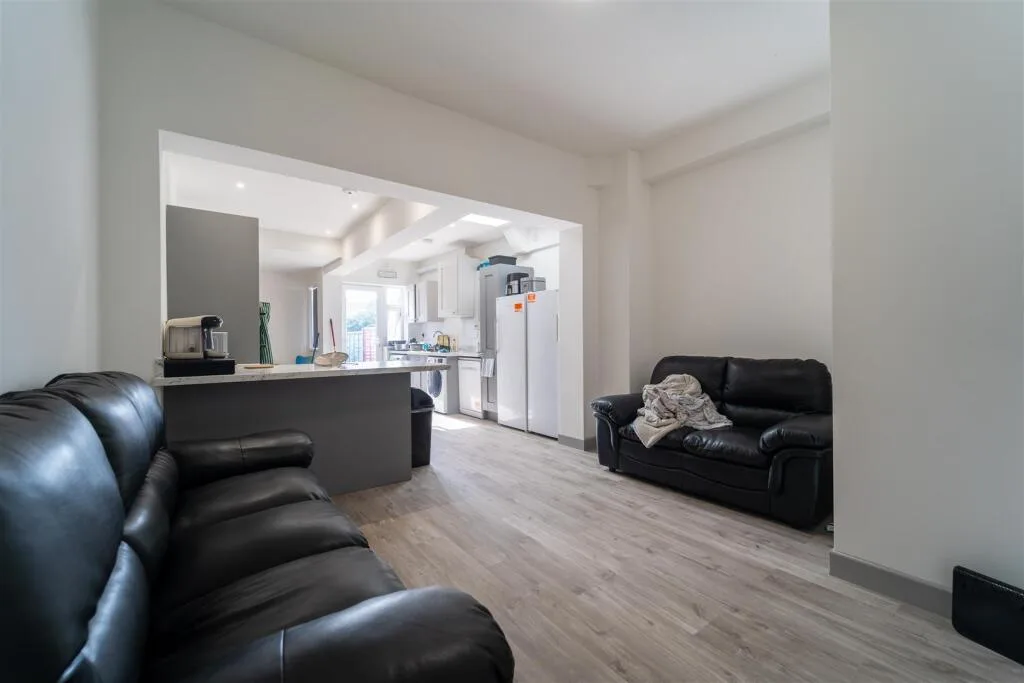 5 bedroom house for rent
