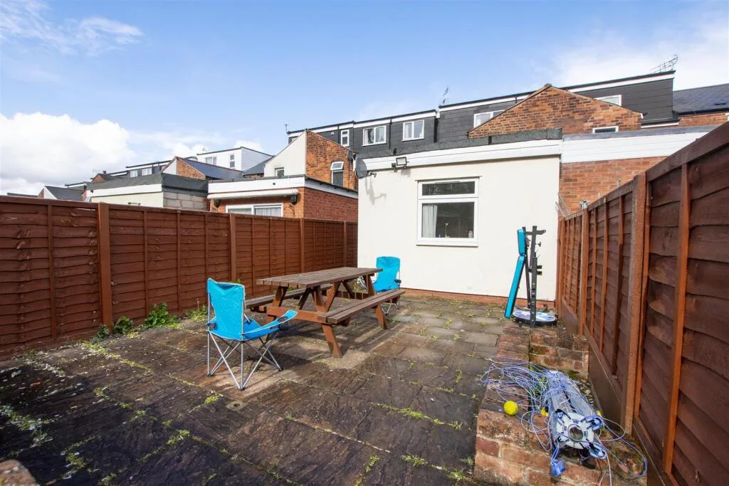 7 bedroom house for rent