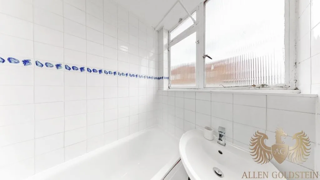 4 bedroom maisonette for rent
