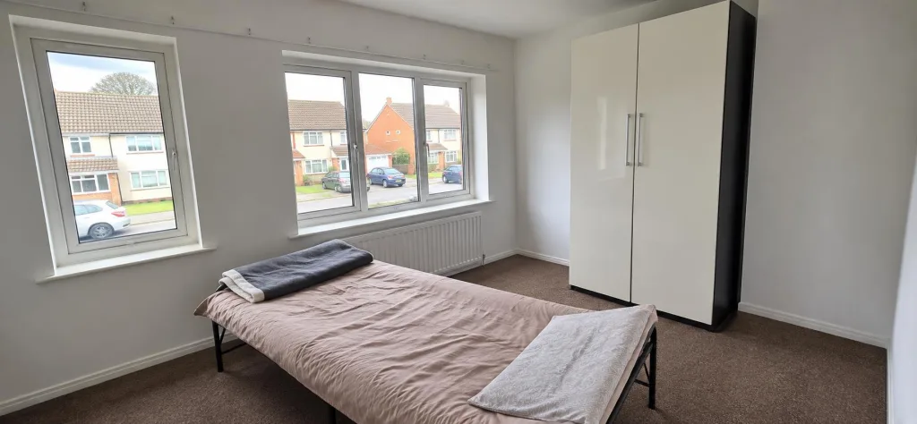 3 bedroom semi-detached house for rent
