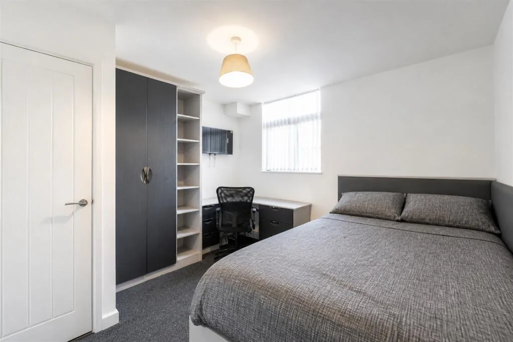 5 bedroom house for rent