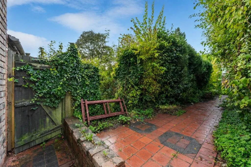 5 bedroom house for rent