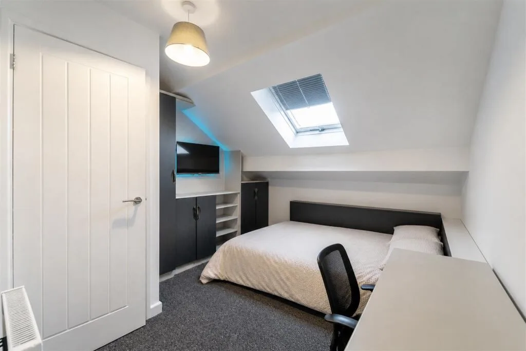 5 bedroom house for rent