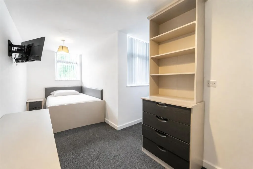 5 bedroom house for rent