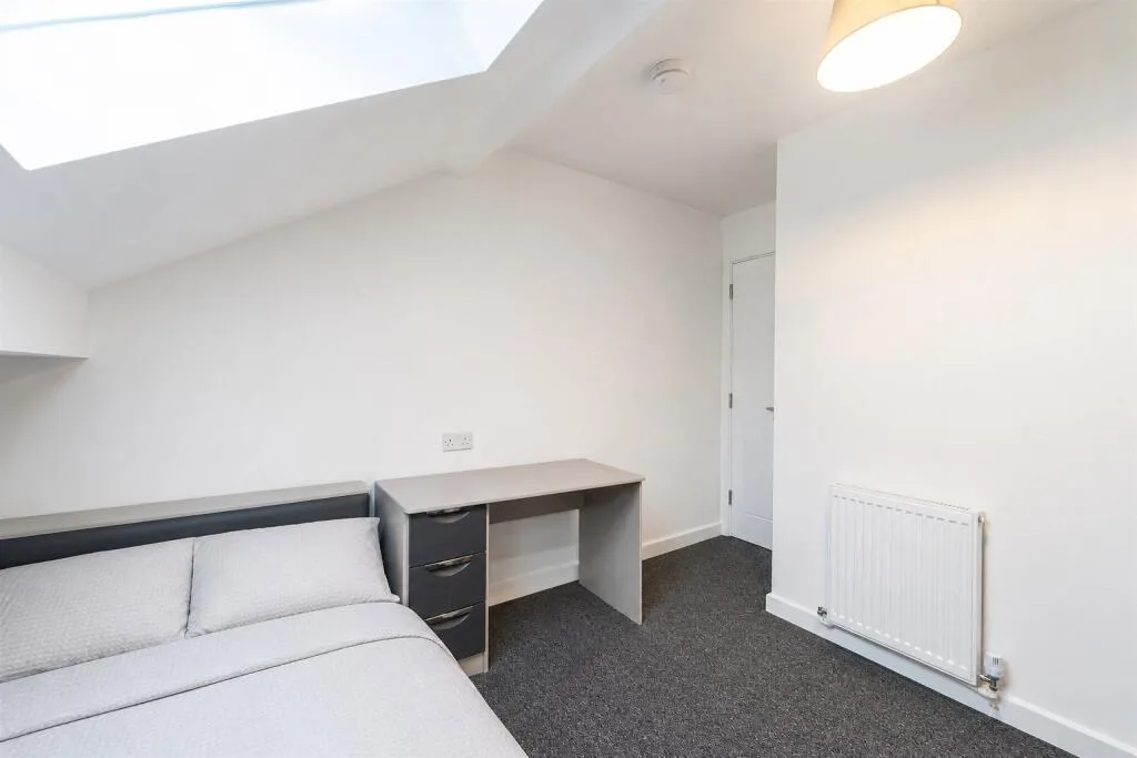 5 bedroom house for rent