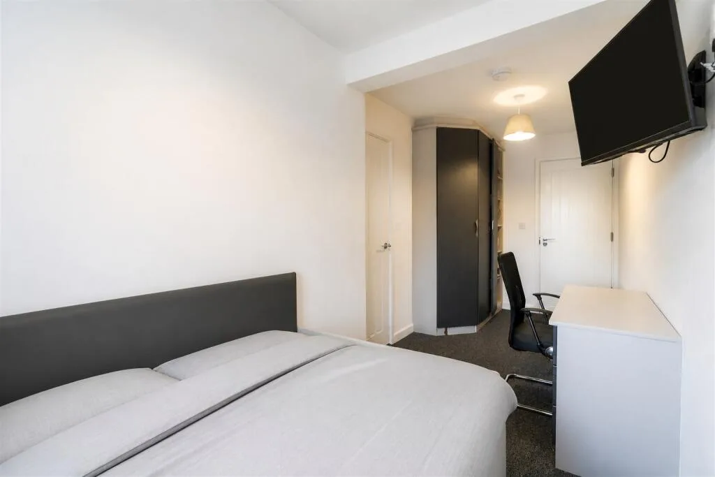 5 bedroom house for rent