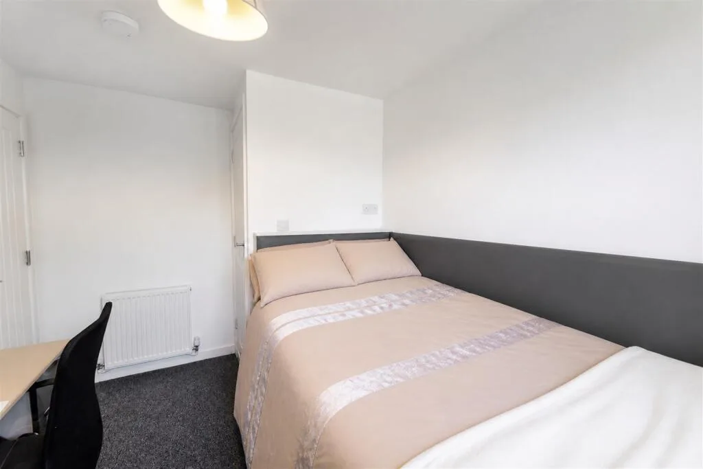 5 bedroom house for rent