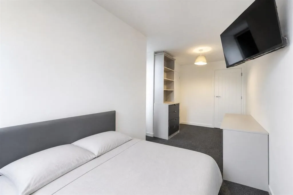 5 bedroom house for rent