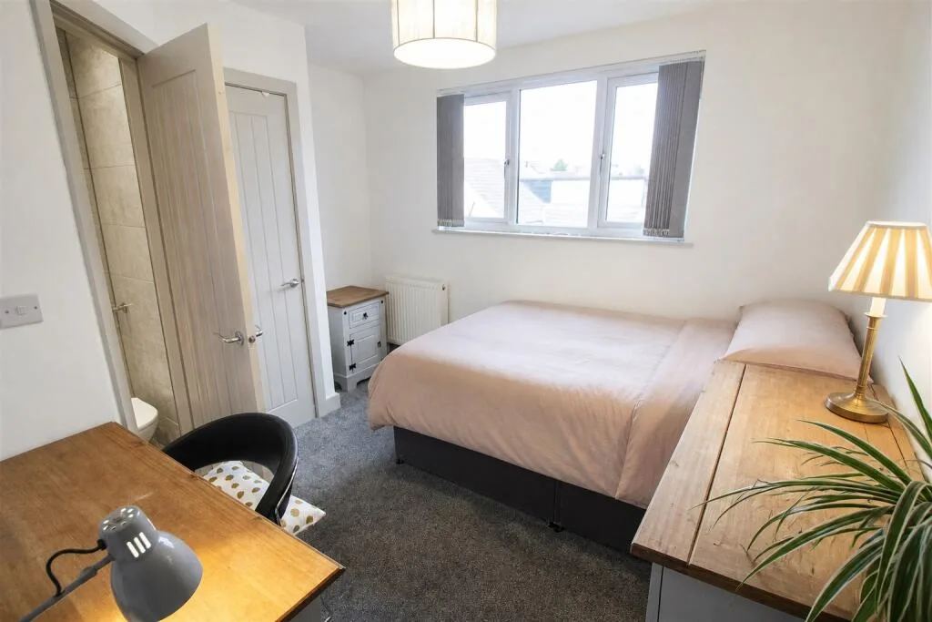 7 bedroom house for rent