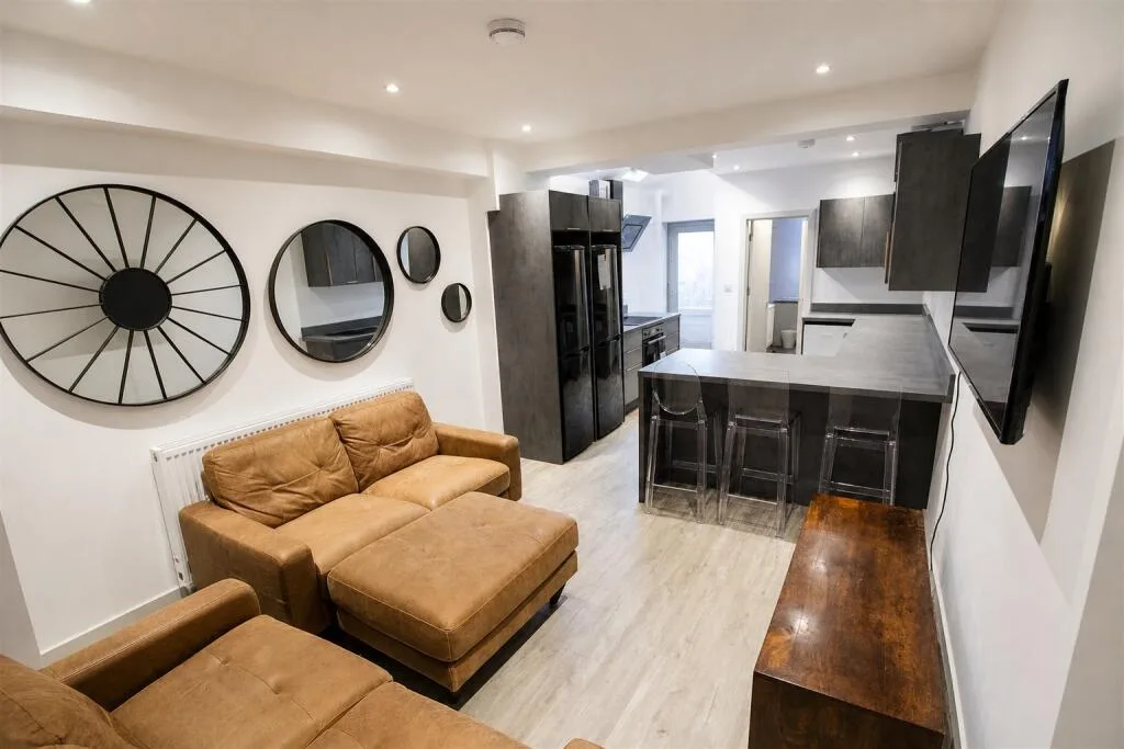 7 bedroom house for rent