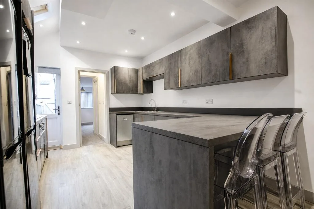 7 bedroom house for rent
