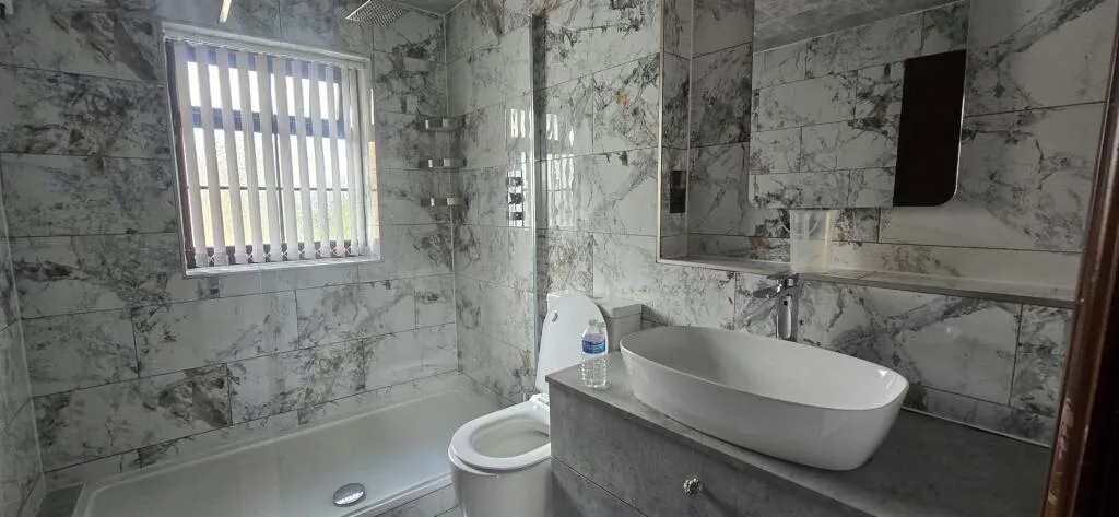 6 bedroom semi-detached house for rent