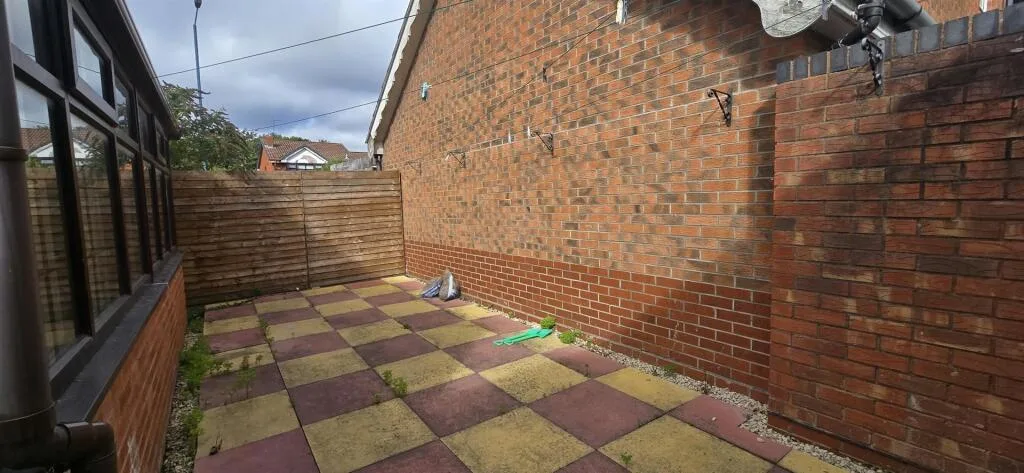 6 bedroom semi-detached house for rent