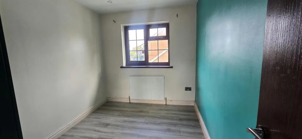 6 bedroom semi-detached house for rent