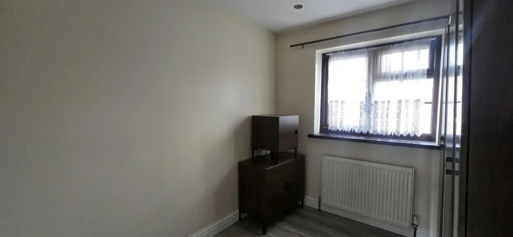 6 bedroom semi-detached house for rent