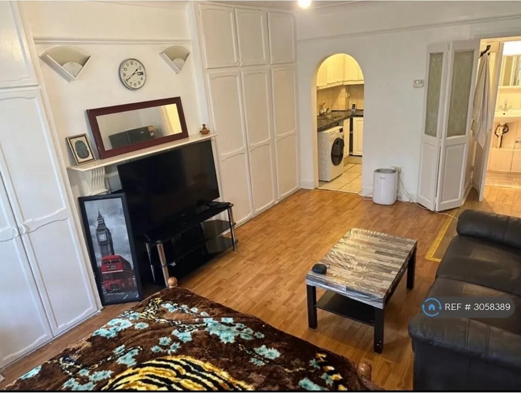 Studio flat for rent