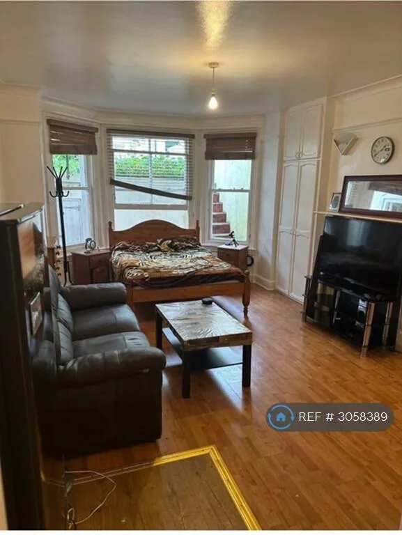 Studio flat for rent