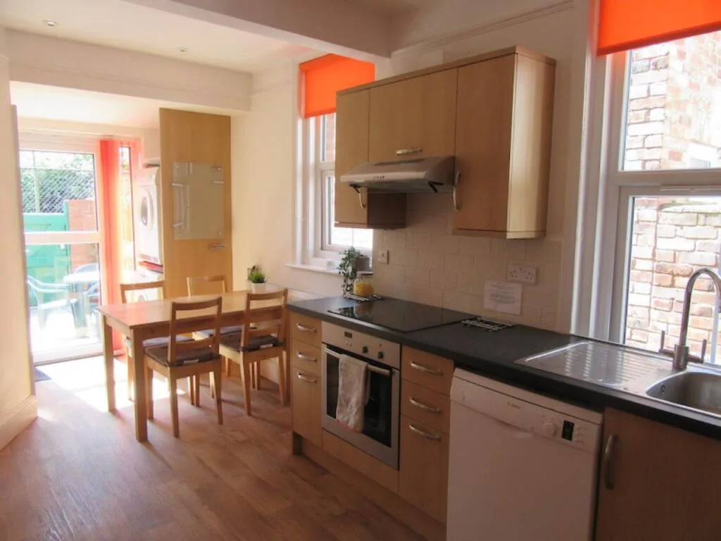 4 bedroom terraced house for rent