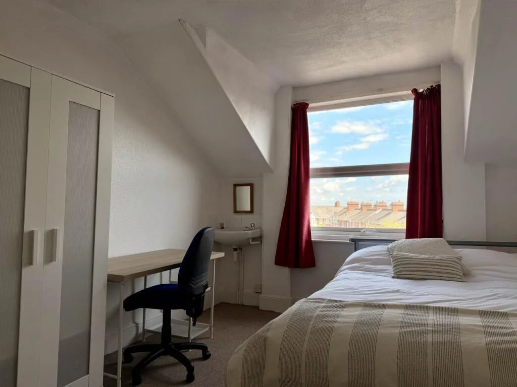 7 bedroom house for rent