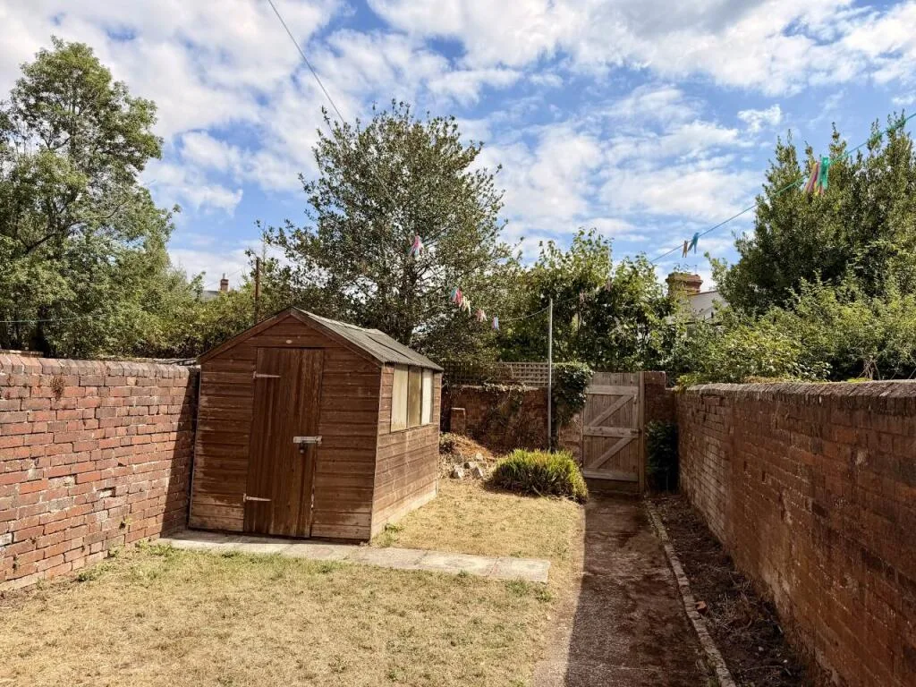 7 bedroom house for rent