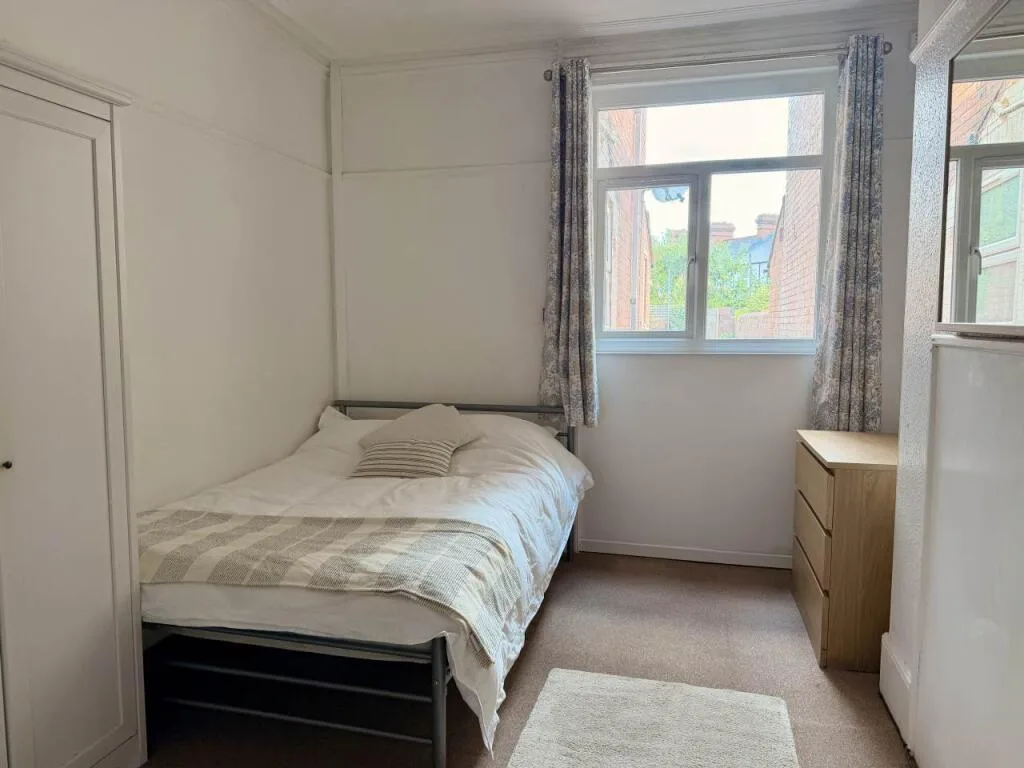 7 bedroom house for rent