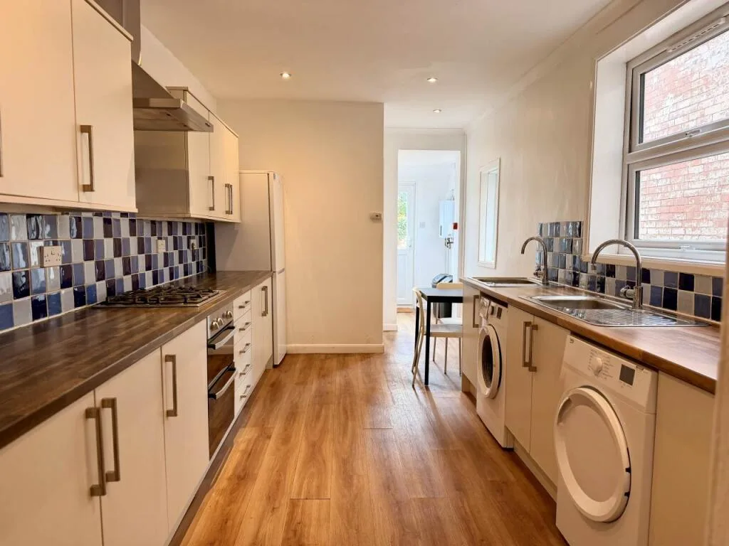 7 bedroom house for rent