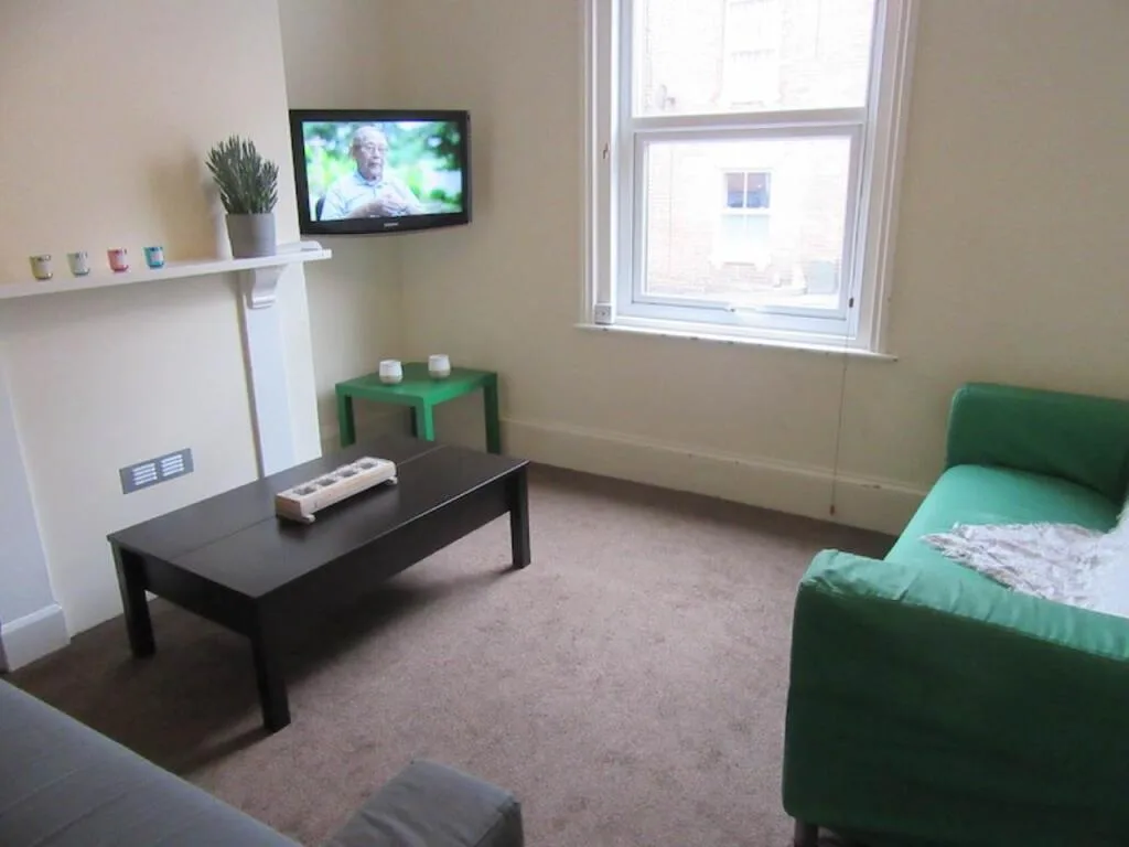 5 bedroom terraced house for rent