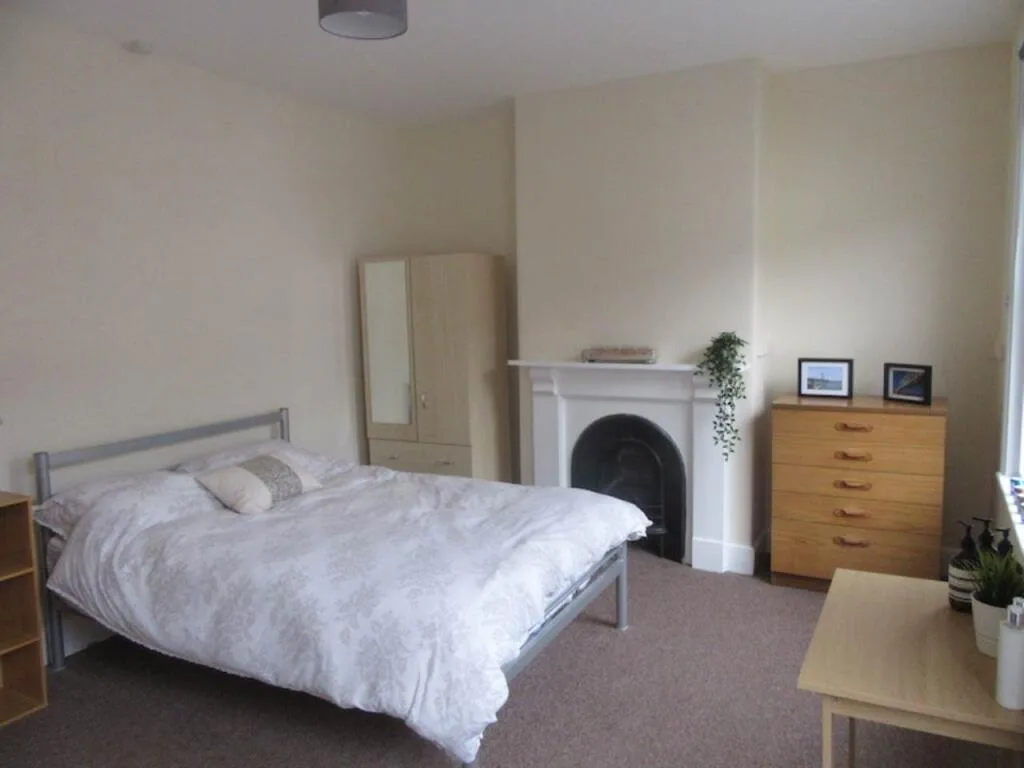 5 bedroom terraced house for rent