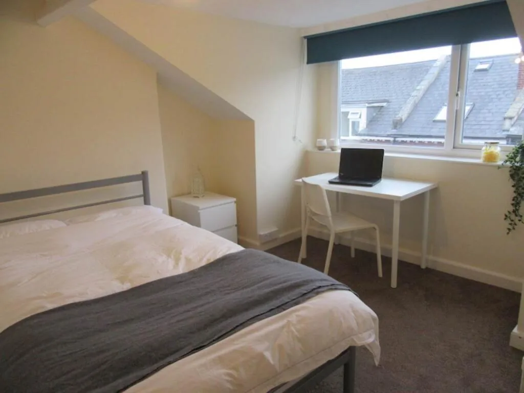 5 bedroom terraced house for rent